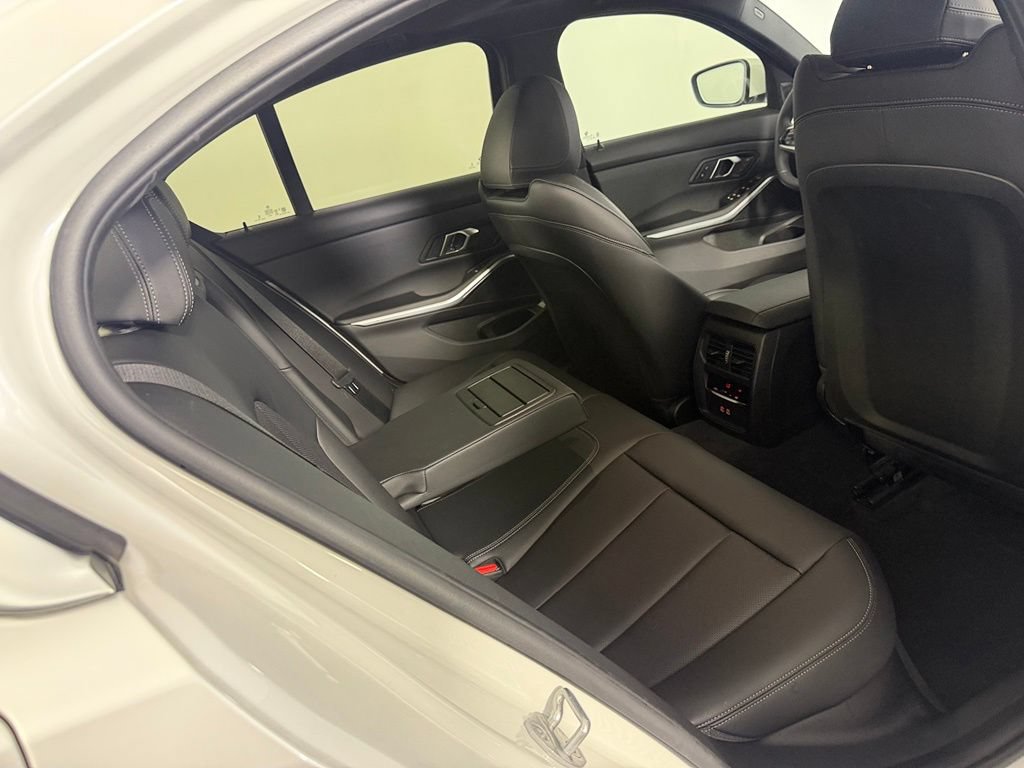 Used 2026 BMW 330i xDrive Sedan AWD/4WD image 29