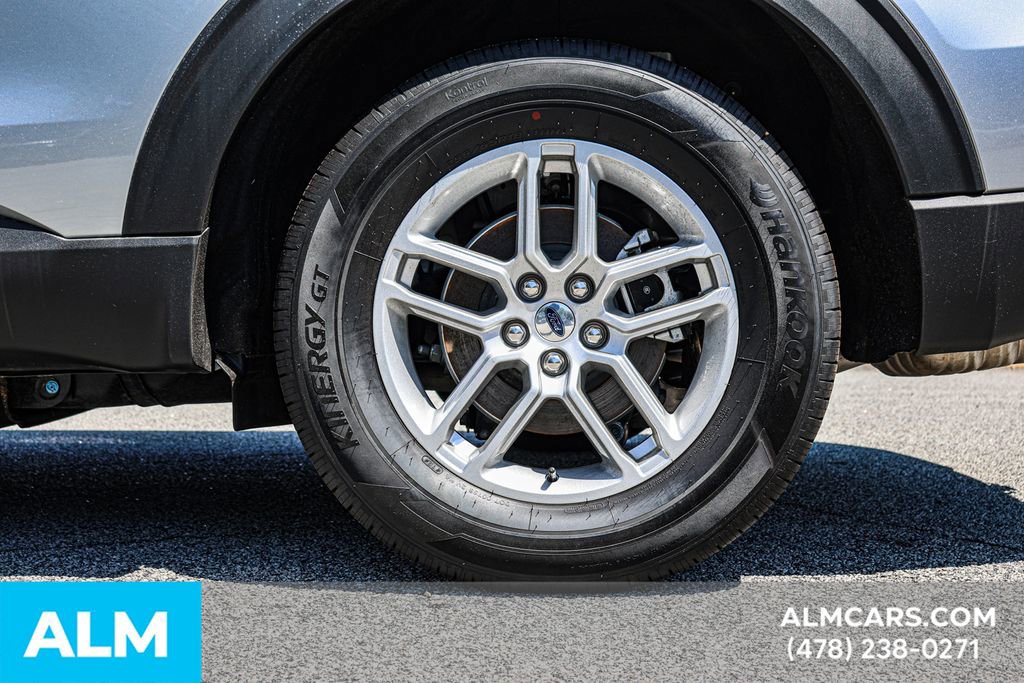 Used 2025 Ford Explorer Active image 17