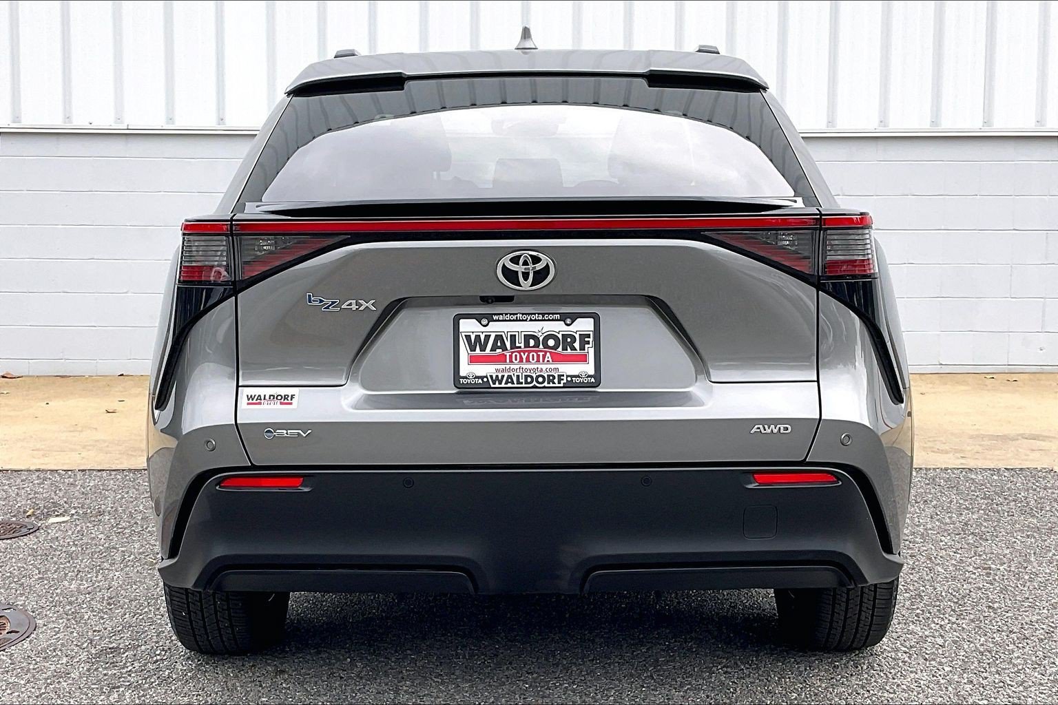 Used 2025 Toyota bZ4X AWD w/ Weather Package image 5