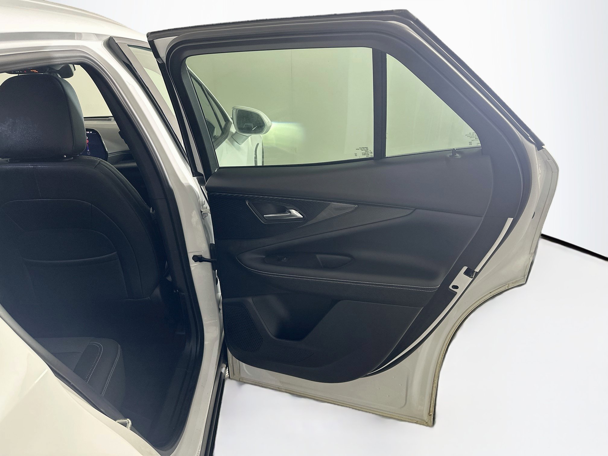 Used 2024 Chevrolet Blazer EV LT AWD/4WD image 32