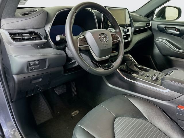 Certified 2025 Toyota Highlander XSE image 10