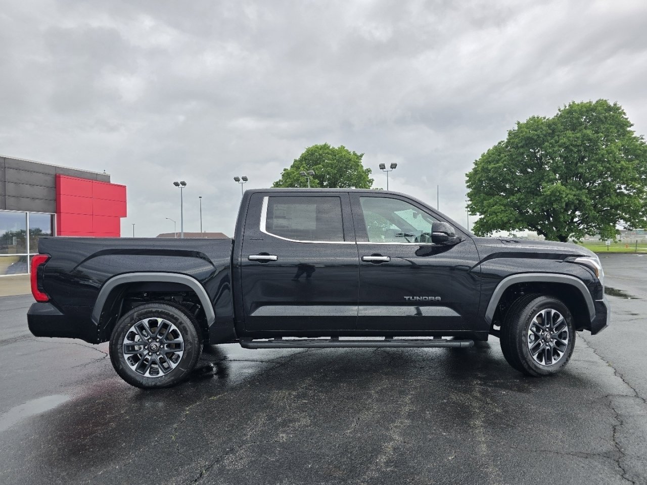 New 2026 Toyota Tundra Limited AWD/4WD image 17