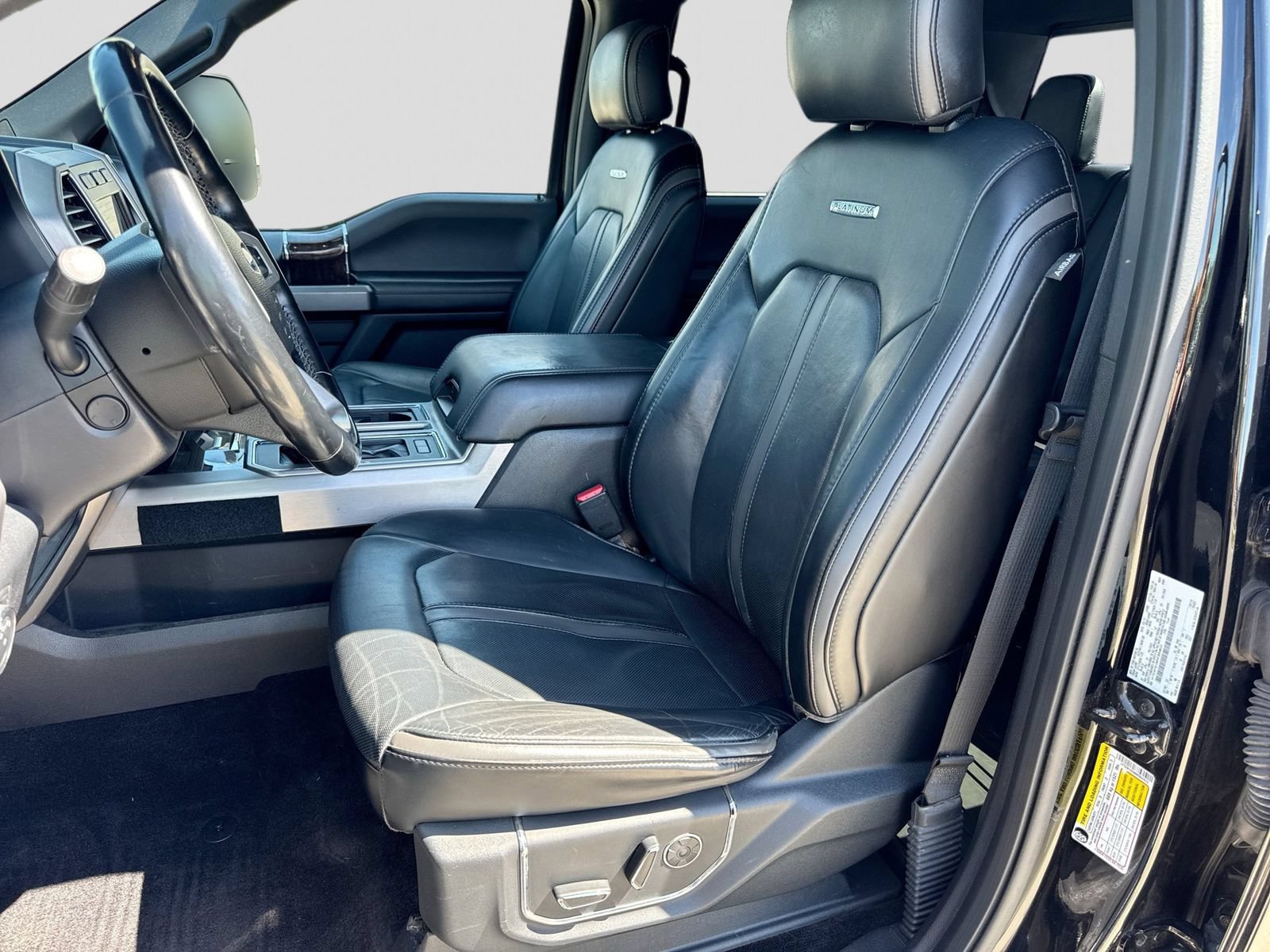 Used 2017 Ford F150 Platinum w/ Equipment Group 701A Luxury AWD/4WD image 19