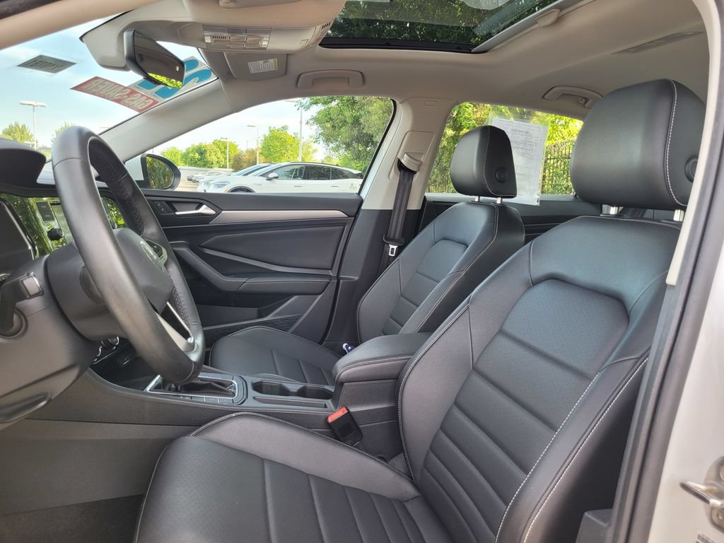 Used 2022 Volkswagen Jetta SE FWD image 12