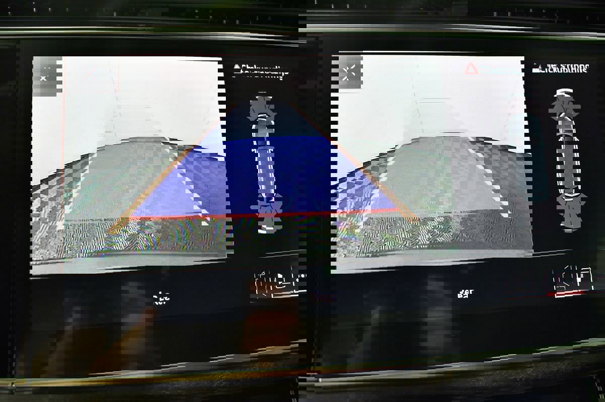 Used 2019 Audi Q8 Premium w/ Convenience Package image 31