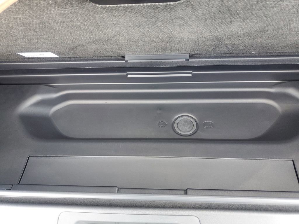 New 2025 Ford Expedition Active image 13