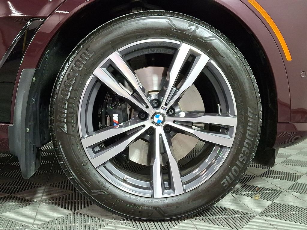 Certified 2024 BMW X7 xDrive40i w/ Executive Package image 11