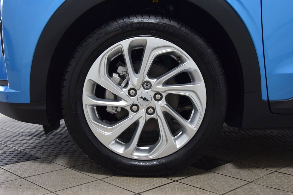 New 2027 Chevrolet Bolt LT w/ Comfort Package image 24