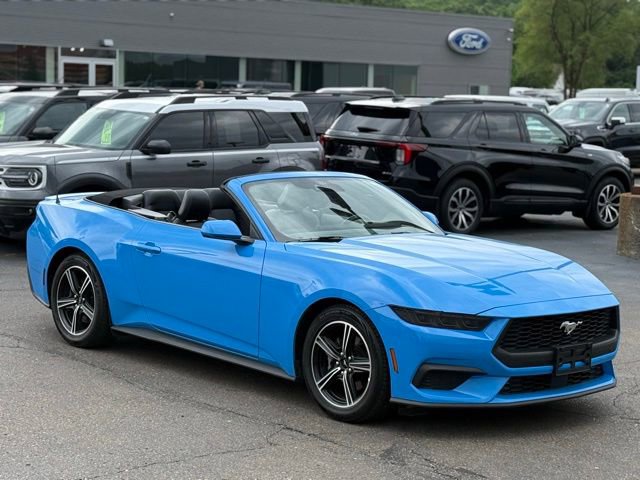 Used 2025 Ford Mustang Premium RWD image 41