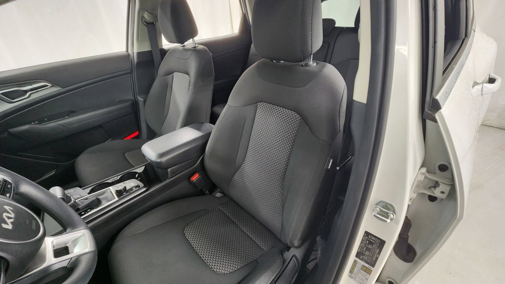 Used 2023 Kia Sportage LX FWD image 10