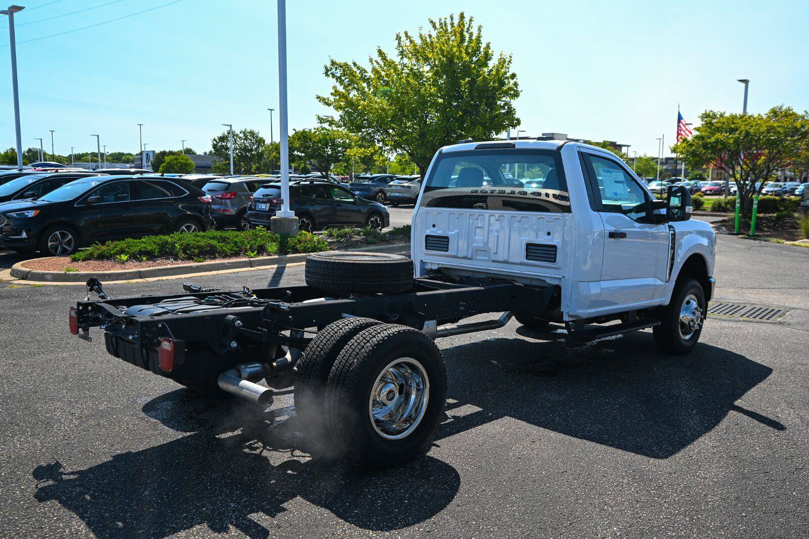 New 2026 Ford F350 XL w/ XL Chrome Package AWD/4WD image 5
