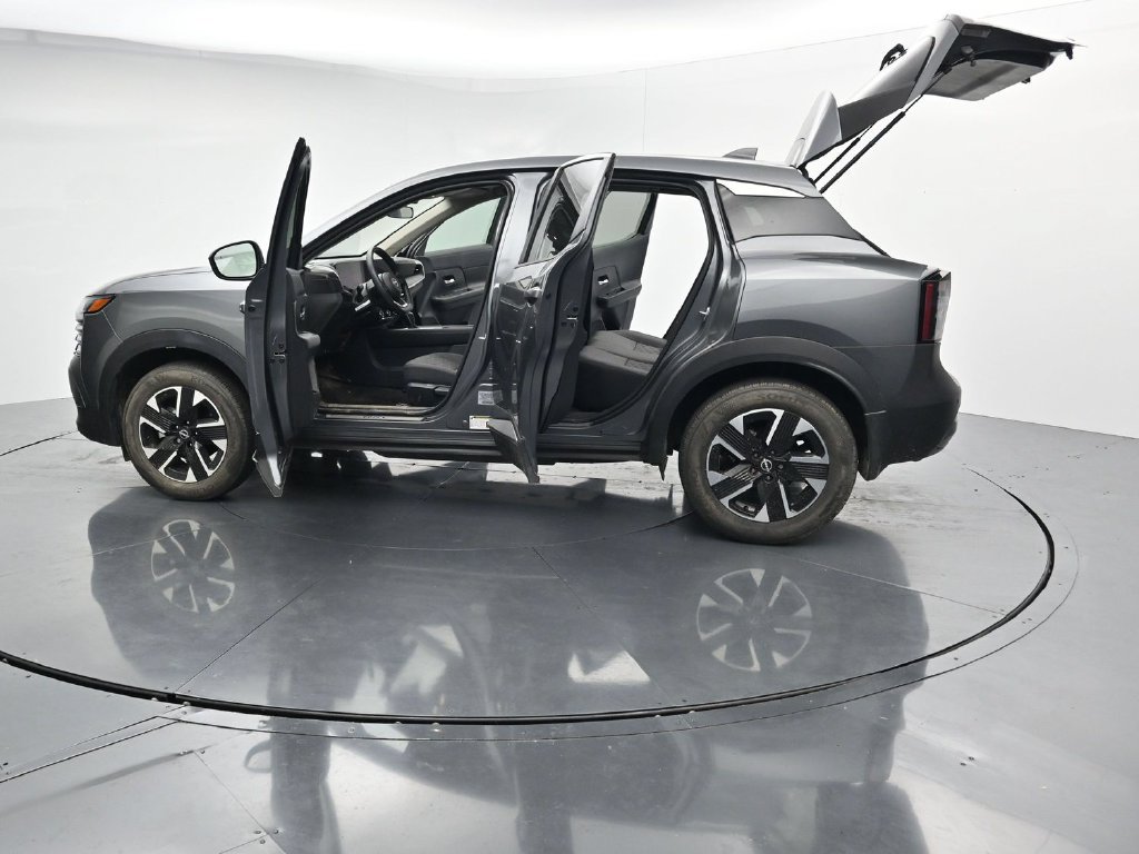 Used 2025 Nissan Kicks SV w/ Illumination Package AWD/4WD image 28