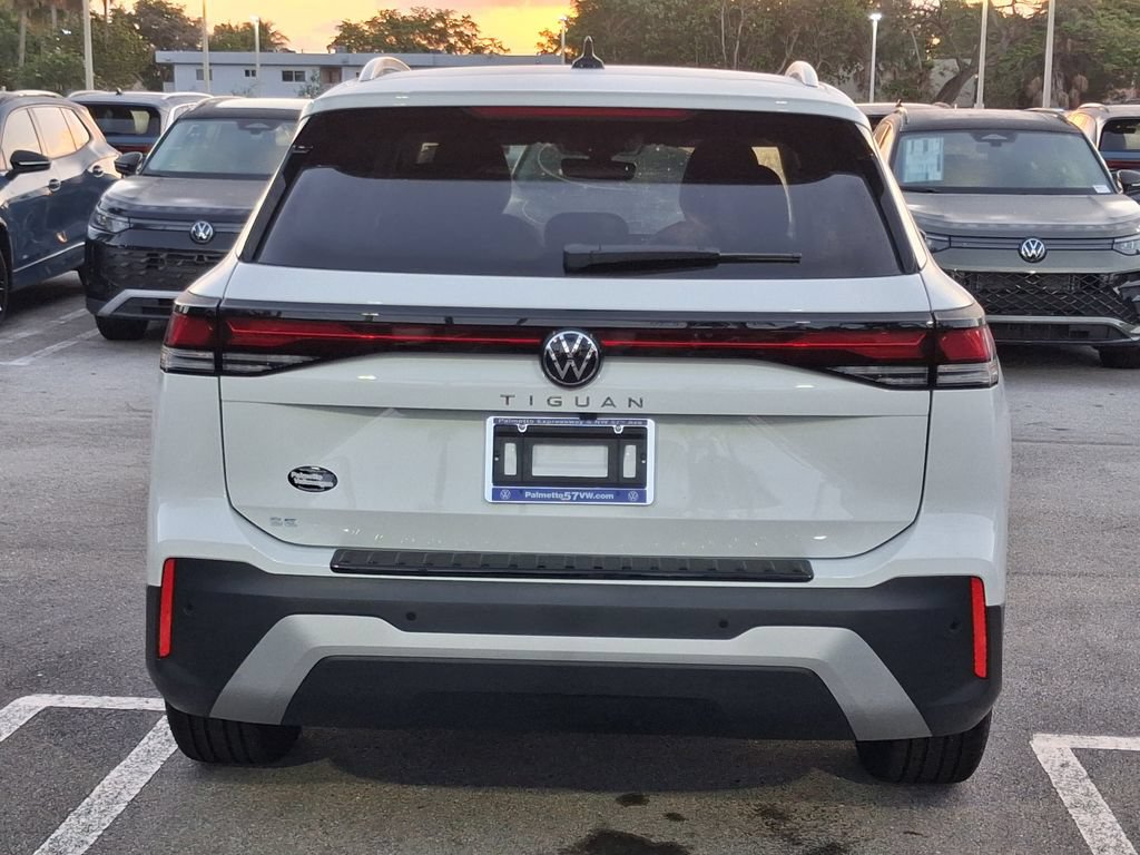 New 2026 Volkswagen Tiguan SE FWD image 4