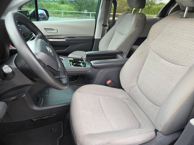 Used 2022 Toyota Sienna LE FWD image 10