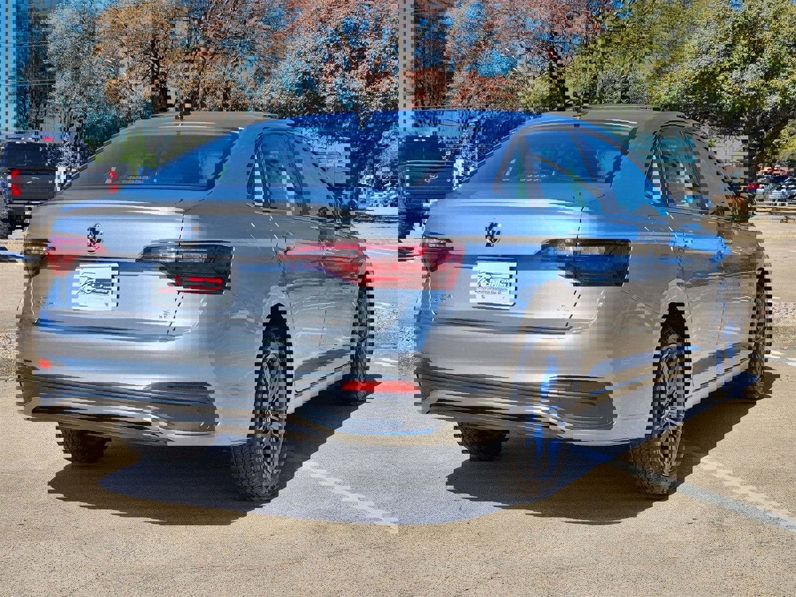 Used 2024 Volkswagen Jetta SE image 6