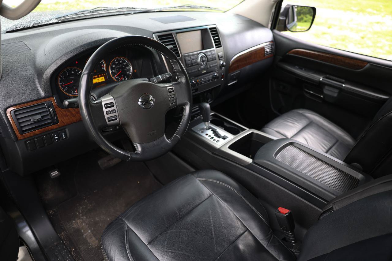 Used 2010 Nissan Armada Titanium RWD image 4