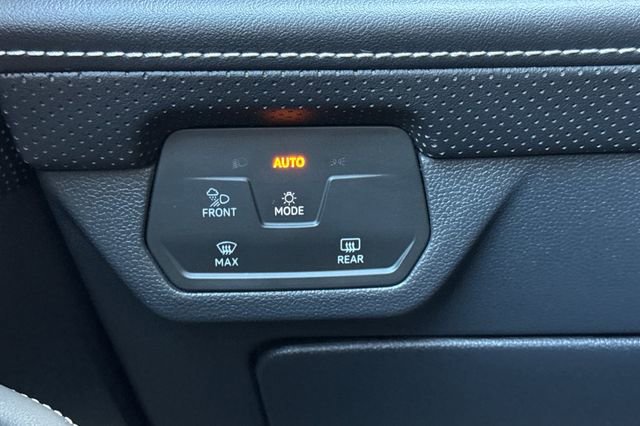 Used 2024 Volkswagen Atlas SE AWD/4WD image 43