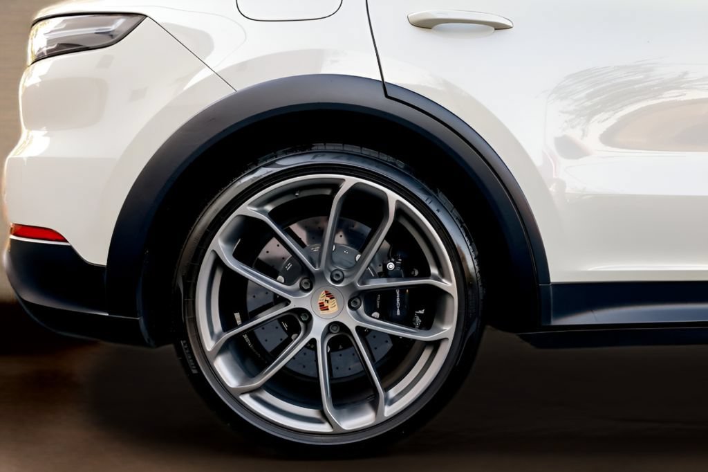 Used 2023 Porsche Cayenne Turbo GT AWD/4WD image 18