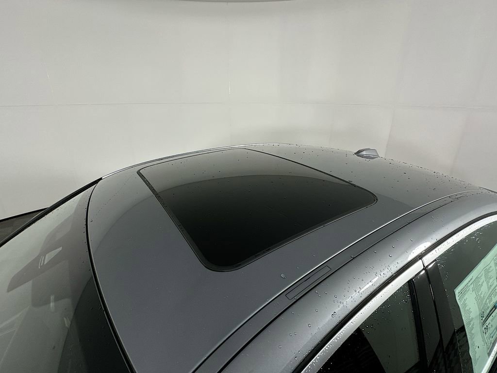 Used 2025 BMW 330i xDrive Sedan w/ M Sport Package image 27