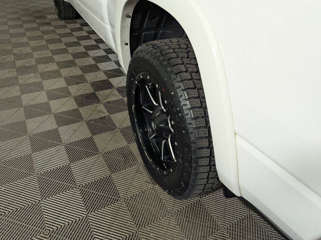 Used 2022 RAM 1500 Laramie AWD/4WD image 12