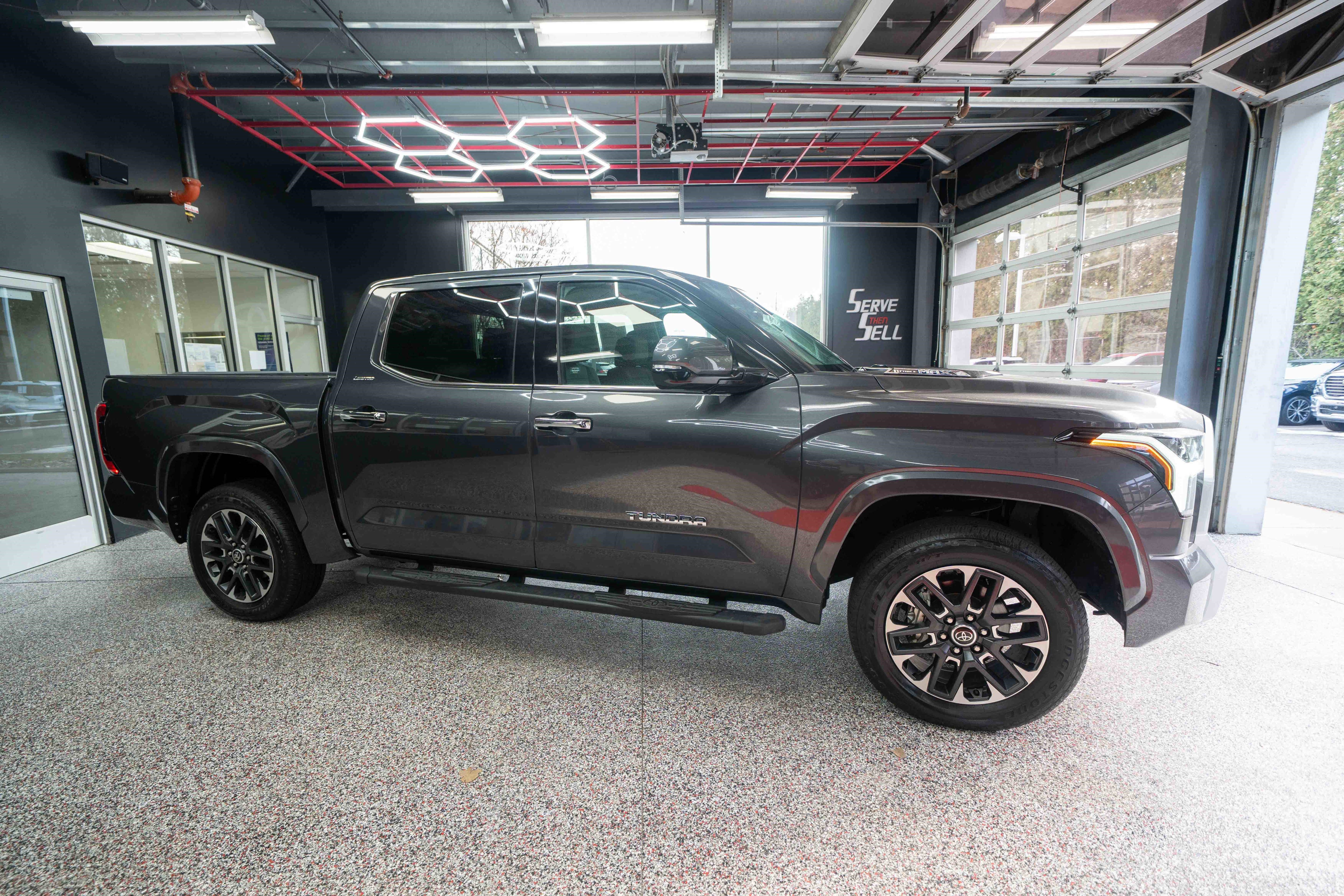 Used 2023 Toyota Tundra Limited image 5