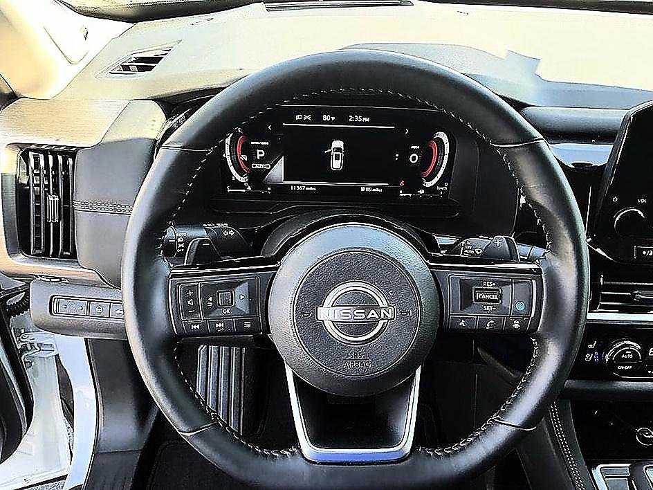 Certified 2025 Nissan Pathfinder Platinum AWD/4WD image 10