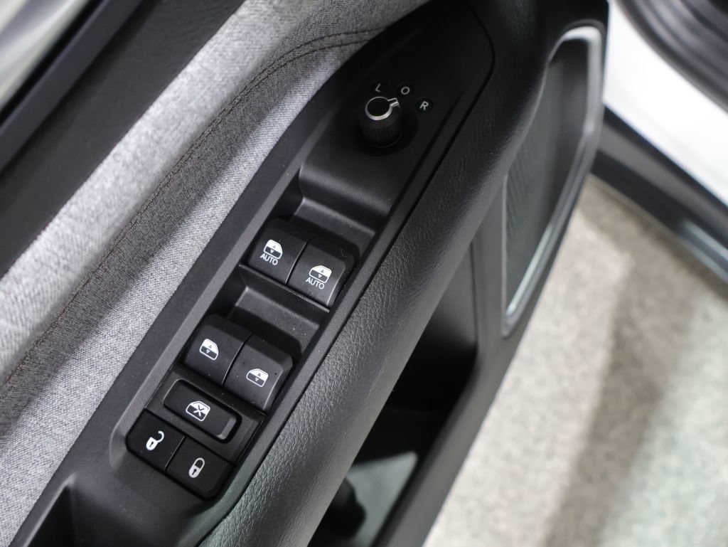 Used 2023 Jeep Compass Latitude AWD/4WD image 14