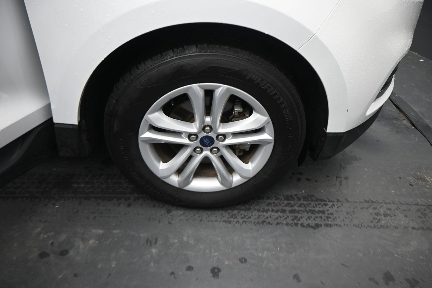 Used 2020 Ford Edge SEL FWD image 23