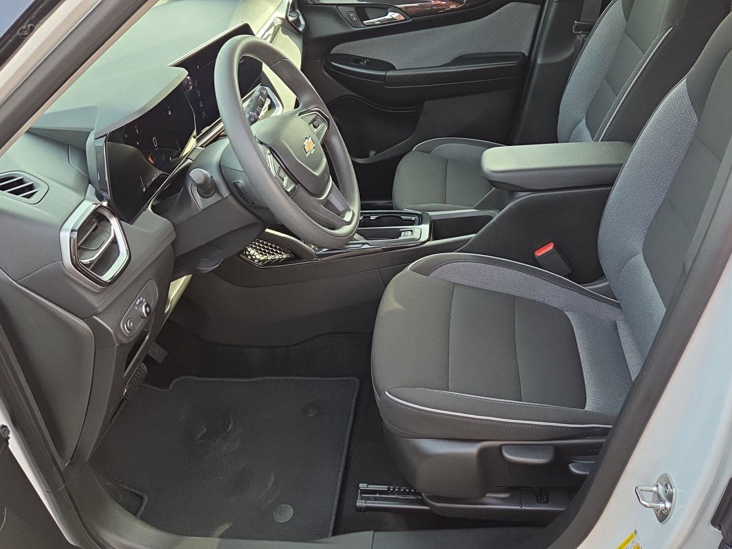 Used 2025 Chevrolet TrailBlazer LT image 17