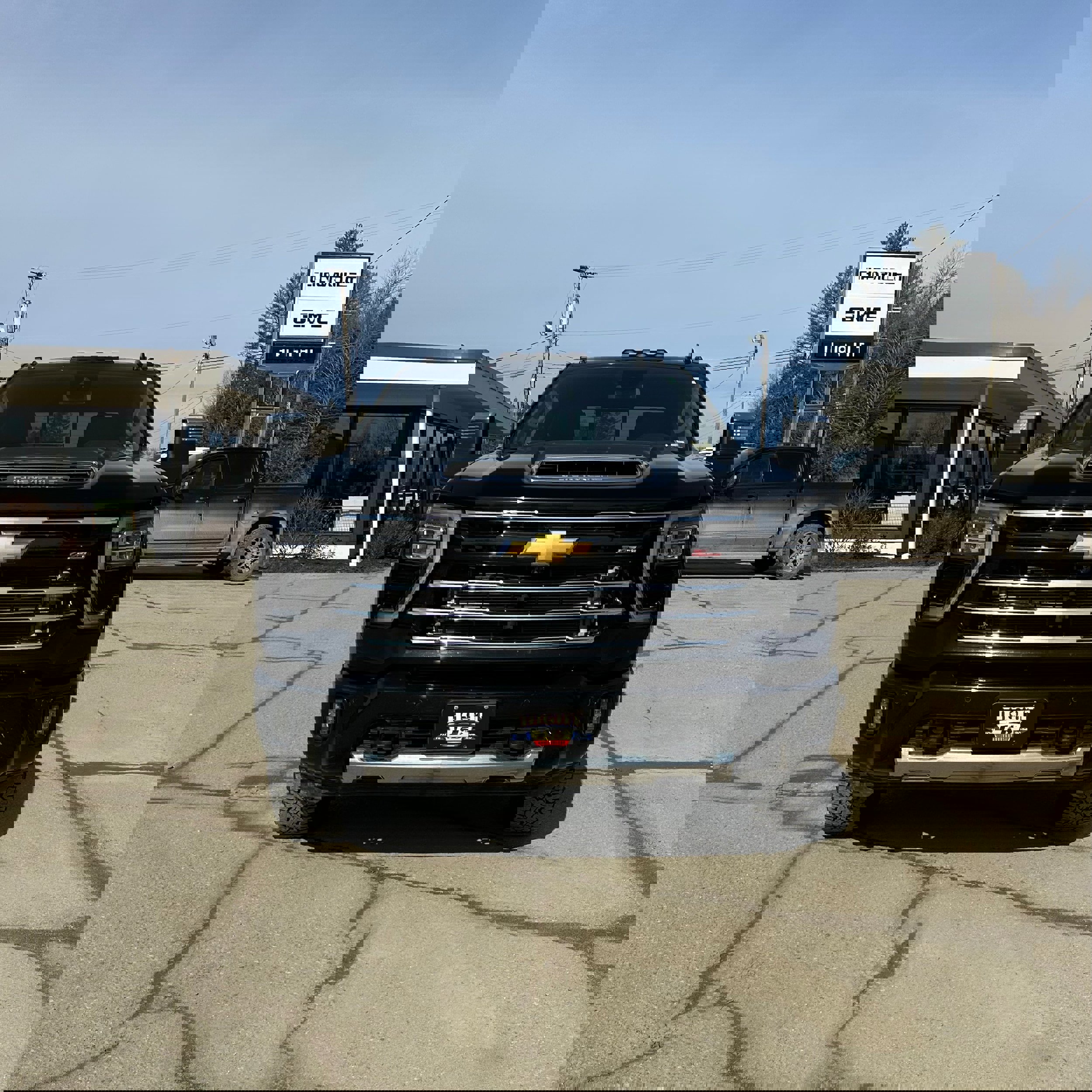 Used 2024 Chevrolet Silverado 2500 LTZ w/ LTZ Plus Package image 6