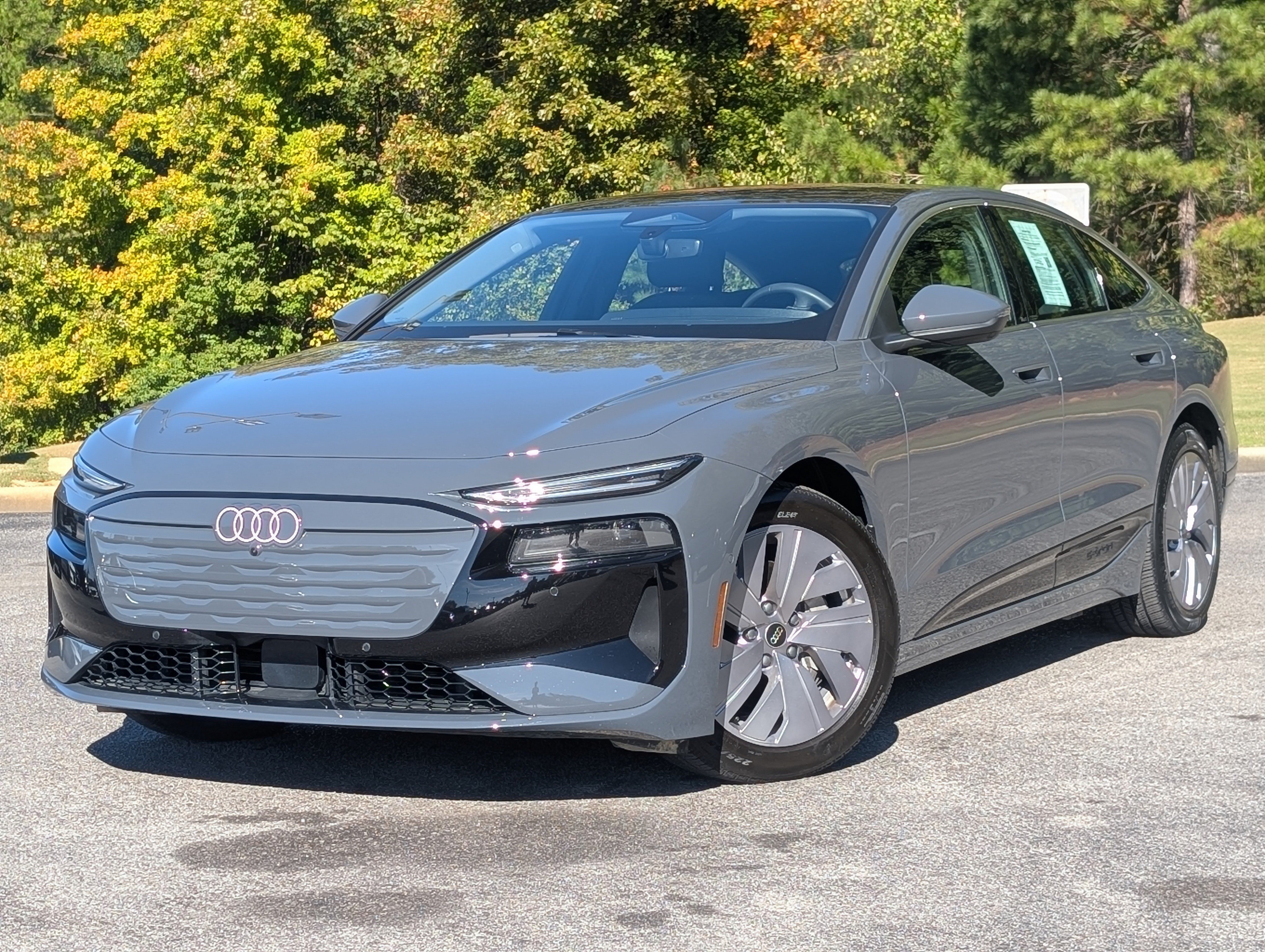 Used 2025 Audi A6 e-tron Premium w/ Ultra Package AWD/4WD image 4