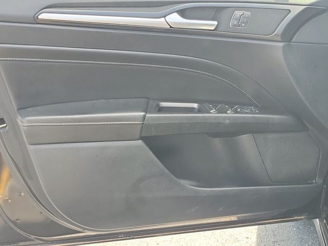 Used 2020 Ford Fusion Titanium FWD image 25