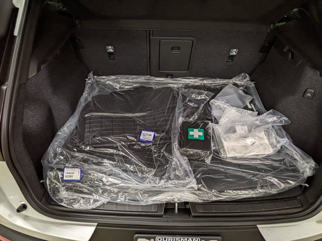 New 2026 Volvo XC40 B5 Ultra w/ Protection Package Premier image 26