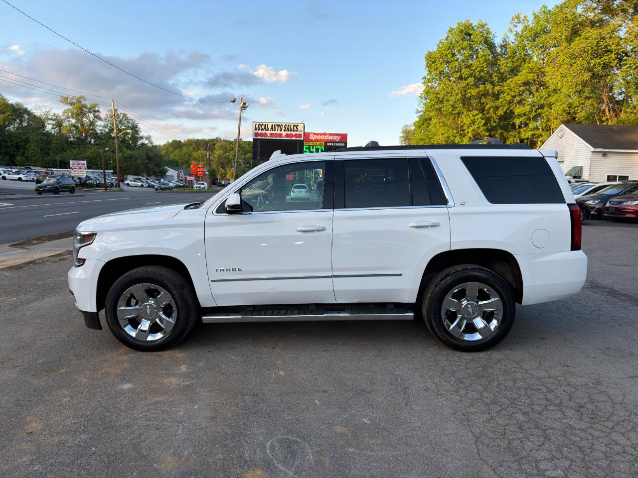 Used 2017 Chevrolet Tahoe LT w/ LT Signature Package AWD/4WD image 8
