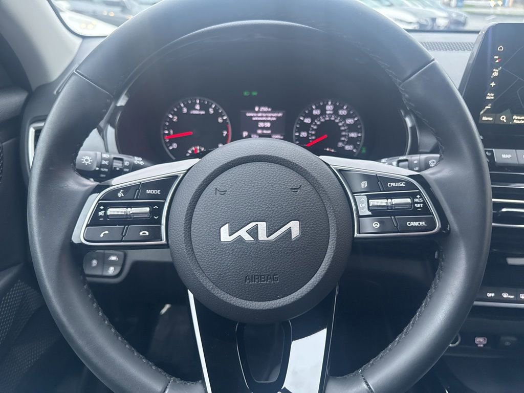 Used 2023 Kia Seltos EX AWD/4WD image 21