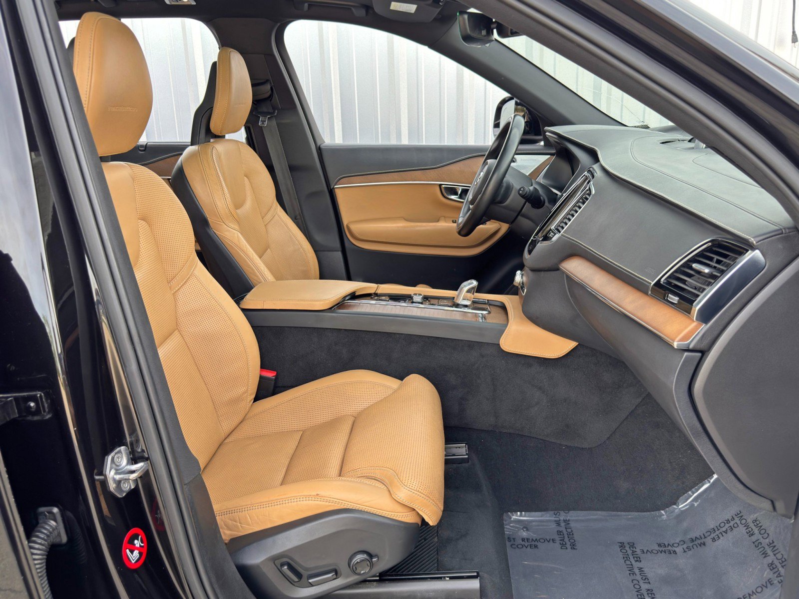 Used 2017 Volvo XC90 T8 Inscription w/ Vision Package image 15