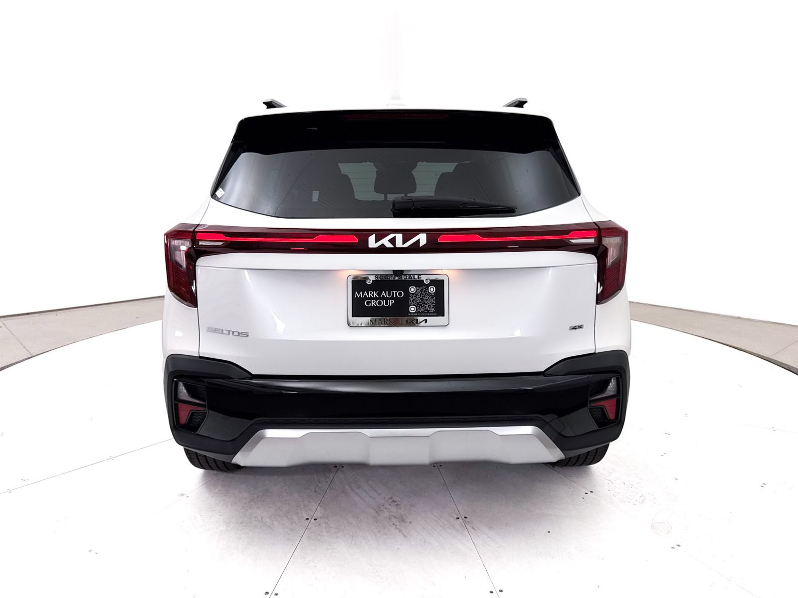 Certified 2024 Kia Seltos SX w/ SX Sunroof Package AWD/4WD image 19