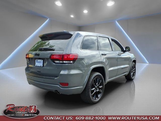 Used 2022 Jeep Grand Cherokee Laredo X AWD/4WD image 3