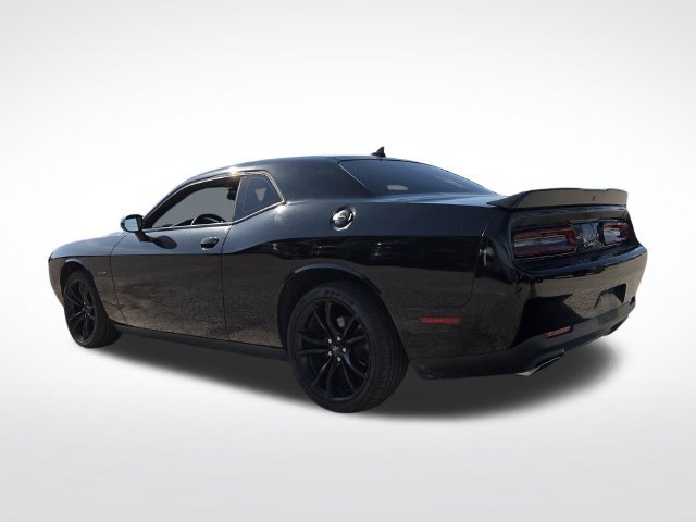 Used 2016 Dodge Challenger R/T w/ Driver Convenience Group RWD image 7
