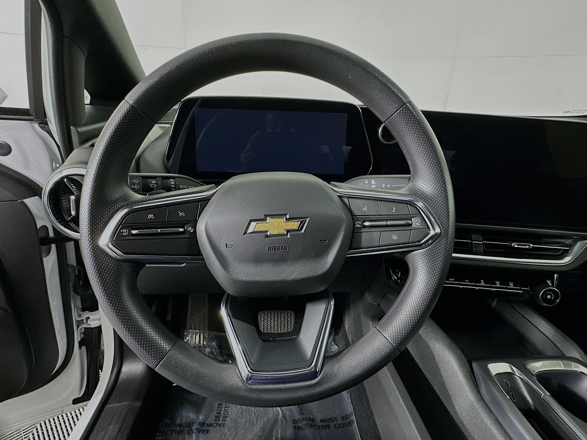 Used 2025 Chevrolet Equinox EV LT image 15