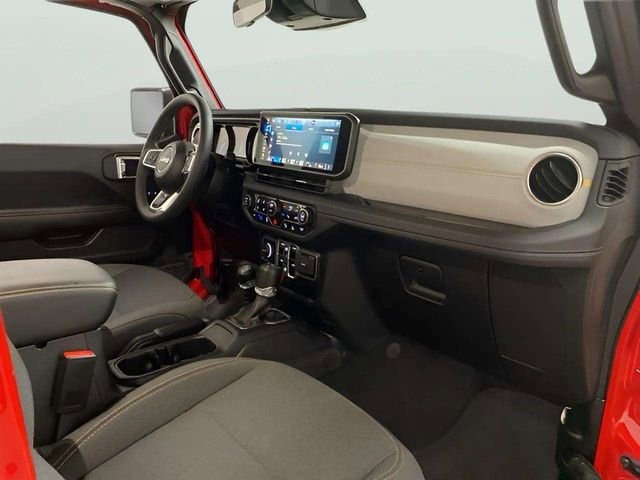 Used 2025 Jeep Wrangler Unlimited Sahara w/ Safety Group image 22