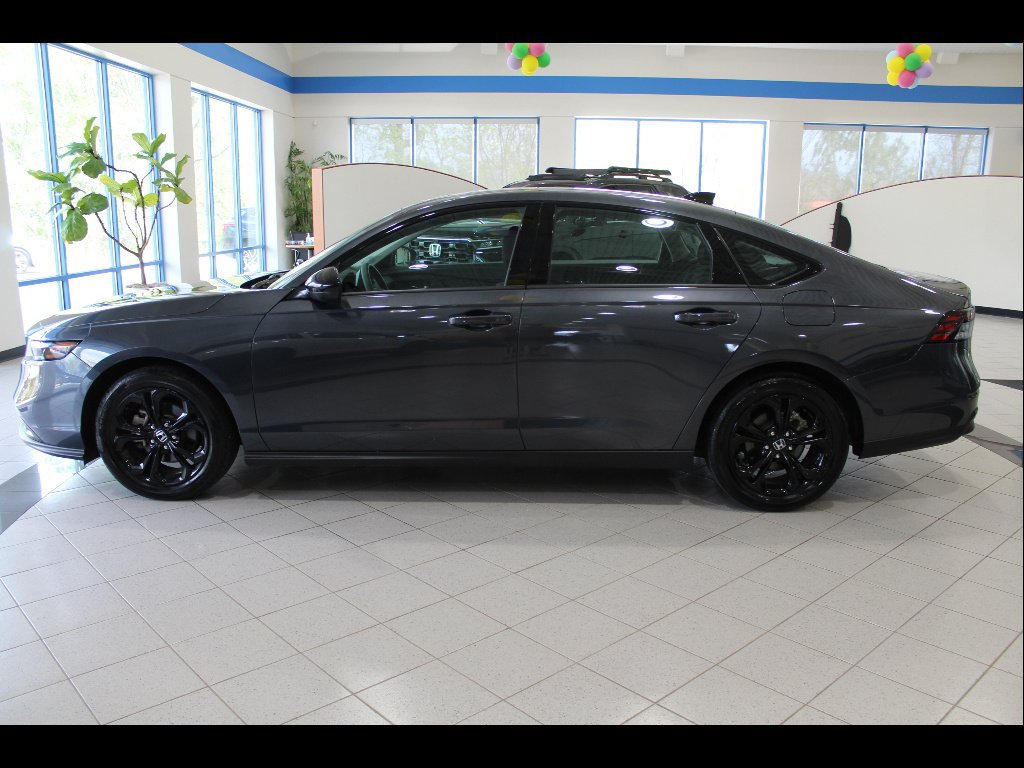 Certified 2025 Honda Accord SE image 8