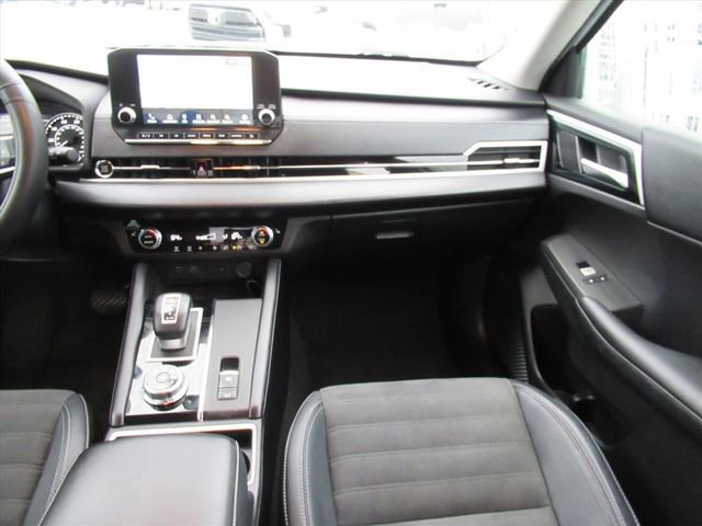 Used 2022 Mitsubishi Outlander SE image 14