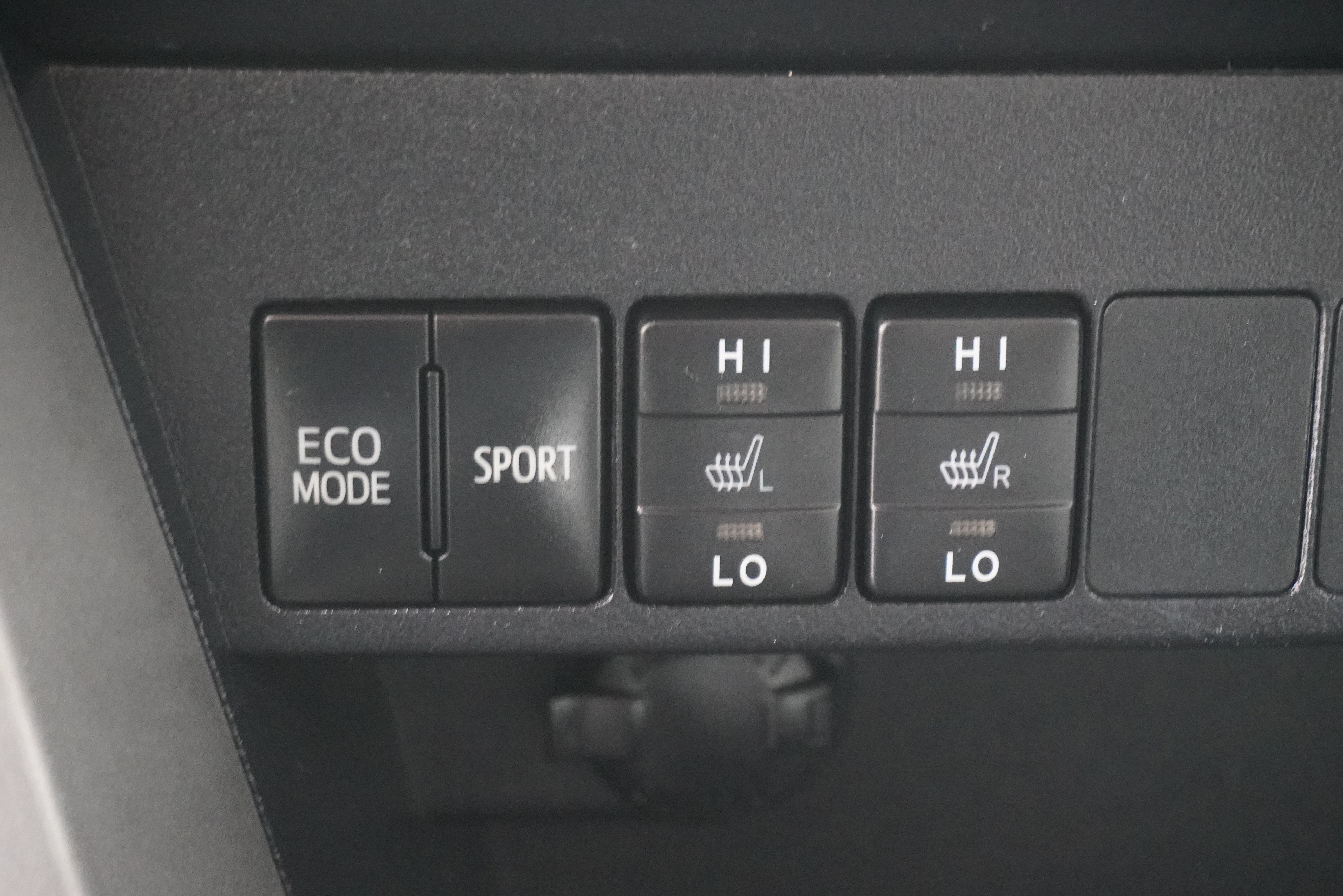 Used 2016 Toyota RAV4 Limited FWD image 19