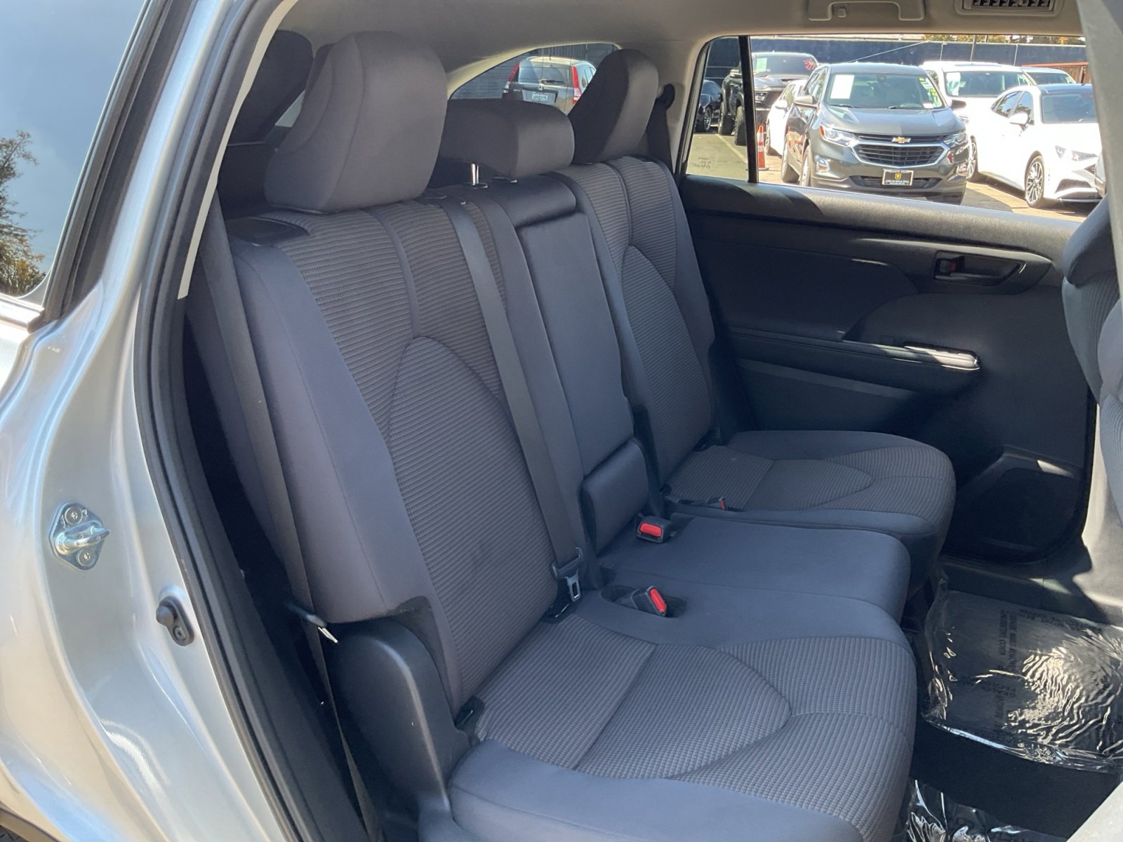 Used 2024 Toyota Highlander LE image 21