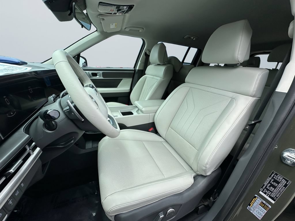 Used 2024 Hyundai Santa Fe SEL FWD image 9
