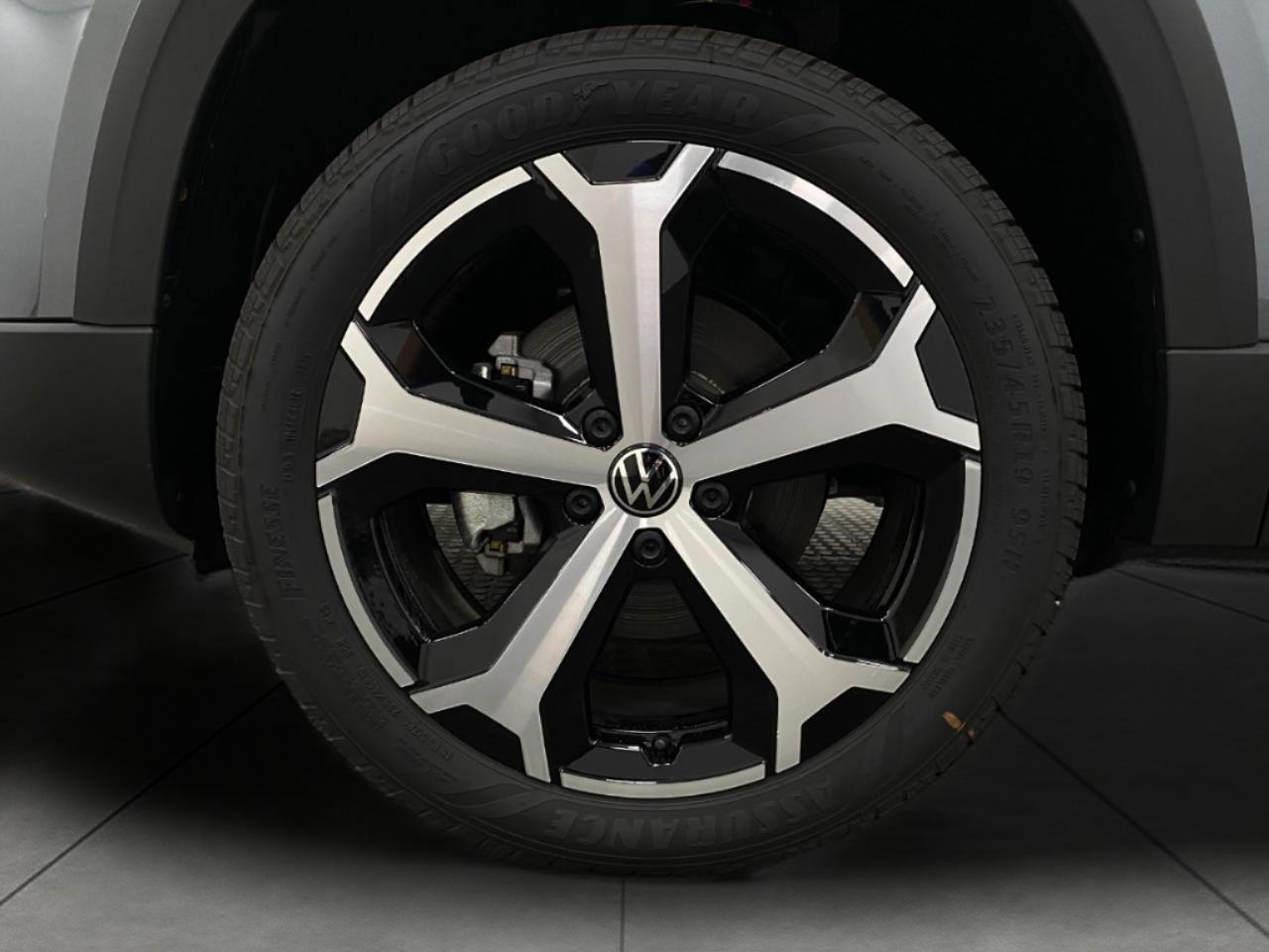 New 2026 Volkswagen Taos SEL AWD/4WD image 11