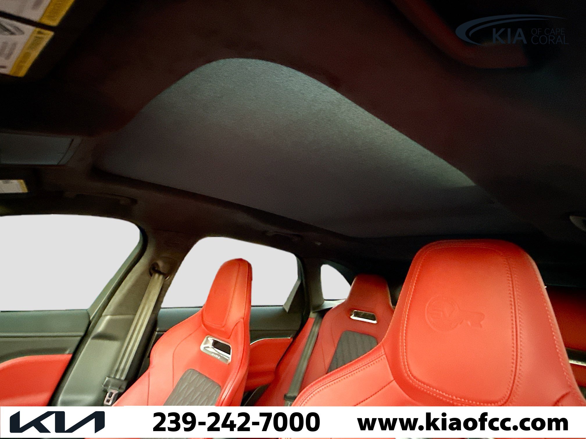 Used 2020 Jaguar F-PACE SVR image 26