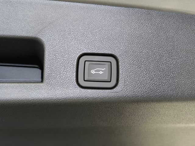 New 2026 Chevrolet Traverse RS w/ LPO, Floor Liner Package FWD image 36