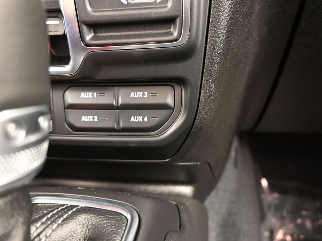 Used 2024 Jeep Gladiator Sport w/ Premium Package AWD/4WD image 24